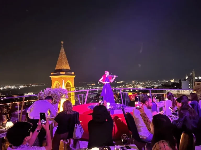 Gece hayatı ve eğlence Şehir turuyla deneyimi zenginleştirin